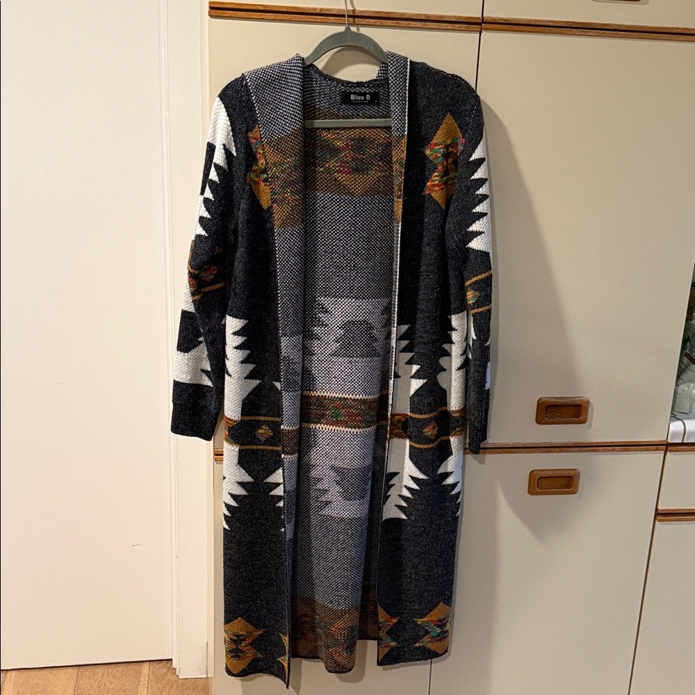 Chic Tribal Patterned Cape Cardigan